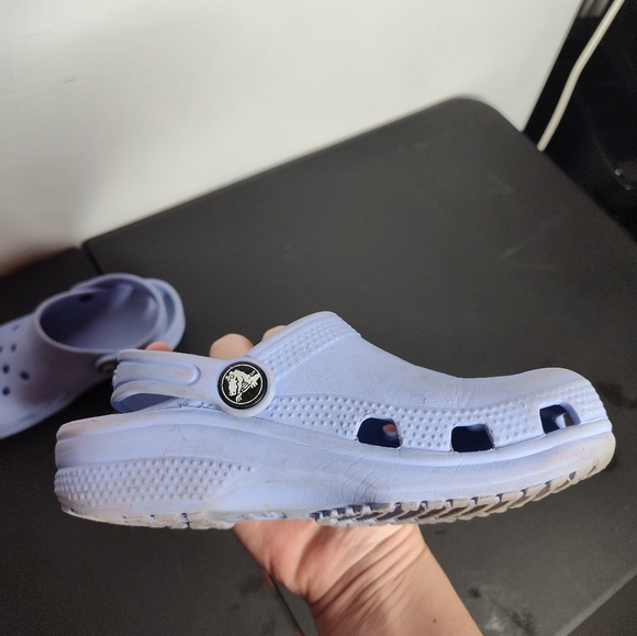 CROCS Classic Periwinkle Blue Clogs C11 jibitz bee heart fingers - Picture 7 of 9